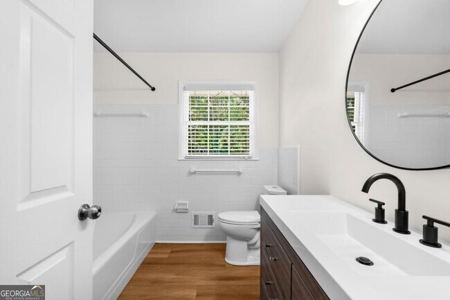 Building Photo - 4083 Cedar Knoll Dr