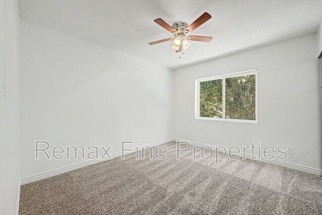 Building Photo - 5228 E Karen Dr
