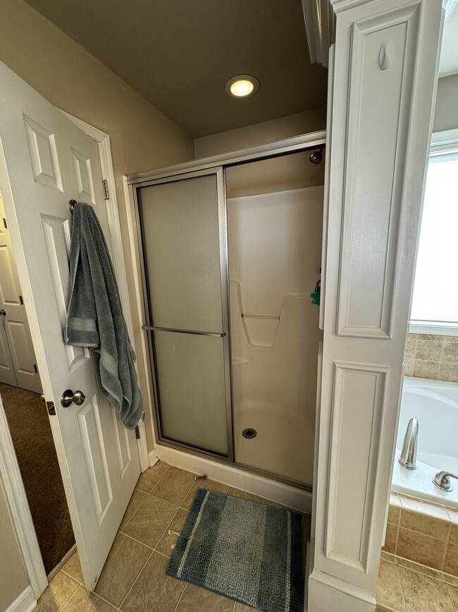 Building Photo - 22330 Douglas Ct