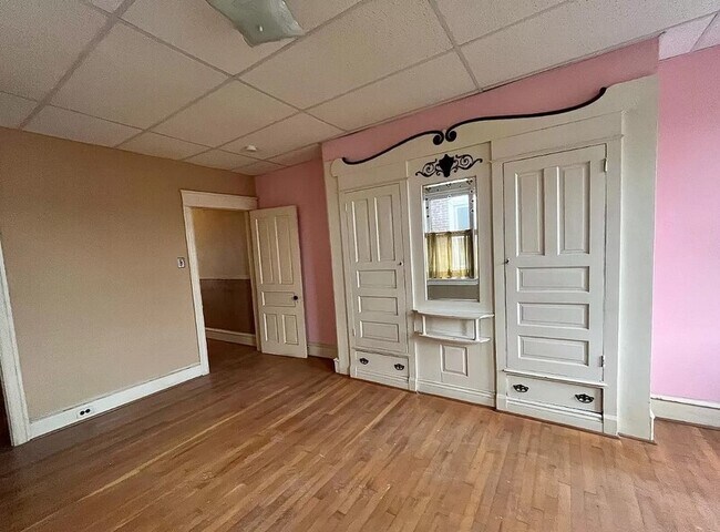 Building Photo - 1935 W Hunting Park Ave