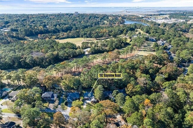 Building Photo - Beautifully Remodeled Home on Lake Forest ...