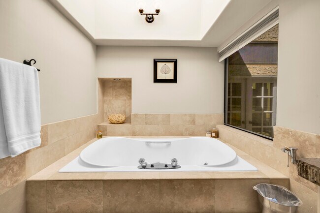 Building Photo - 45458 Rancho Palmeras Dr