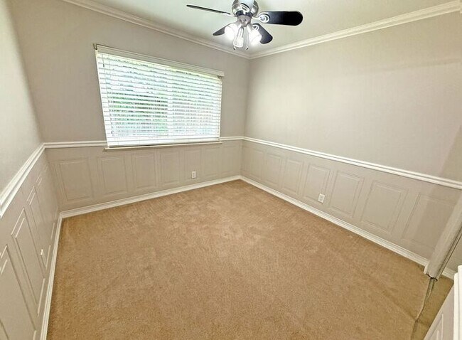Building Photo - 1808 Loch Ness Way