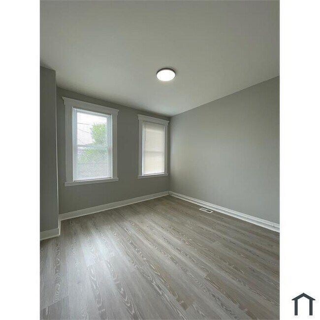Building Photo - 3 Bedroom - Voucher Accepted