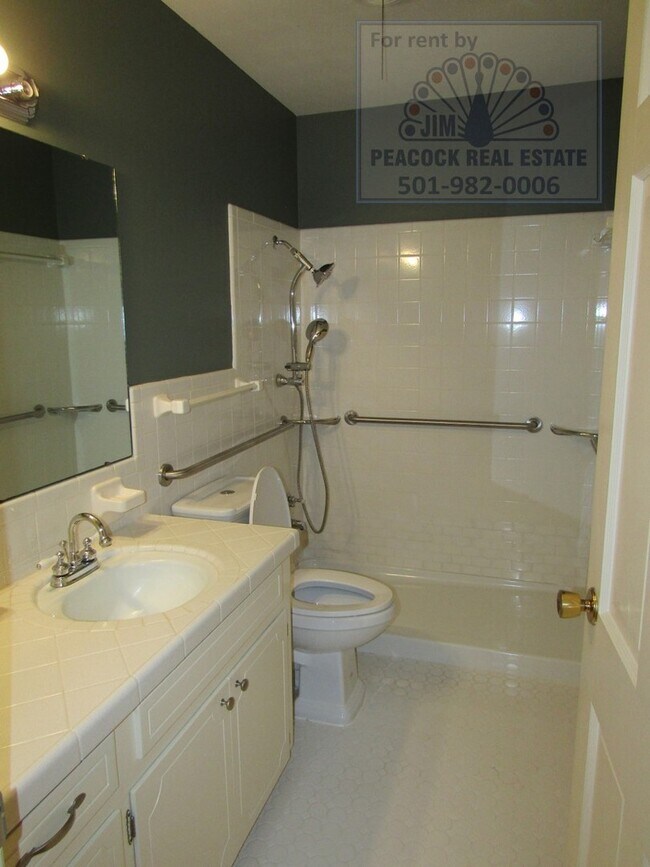 Building Photo - 509 S Longfield Ave