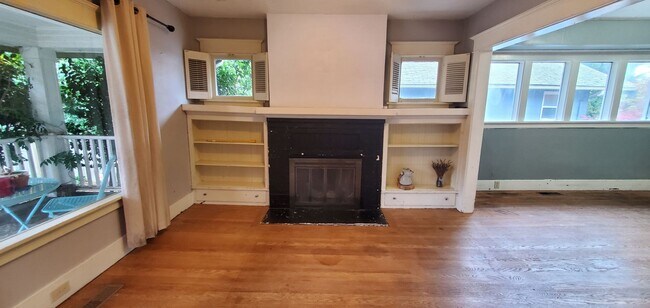 Building Photo - Spacious 2 Bed 1 Bath in Central Ballard