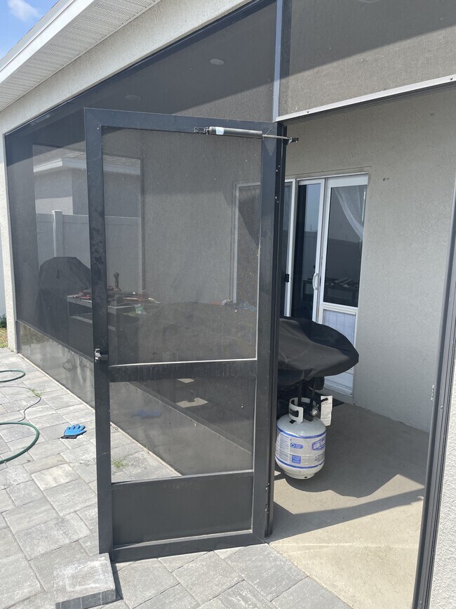 Building Photo - 1004 Patriot Lp