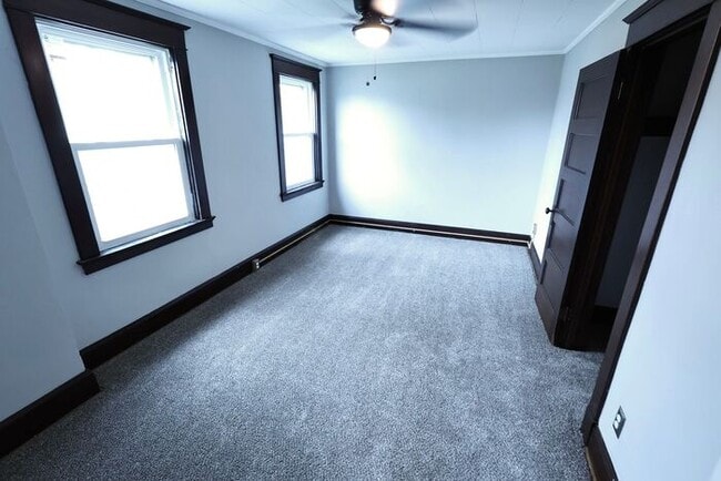 Building Photo - 1598 Pilgrim St