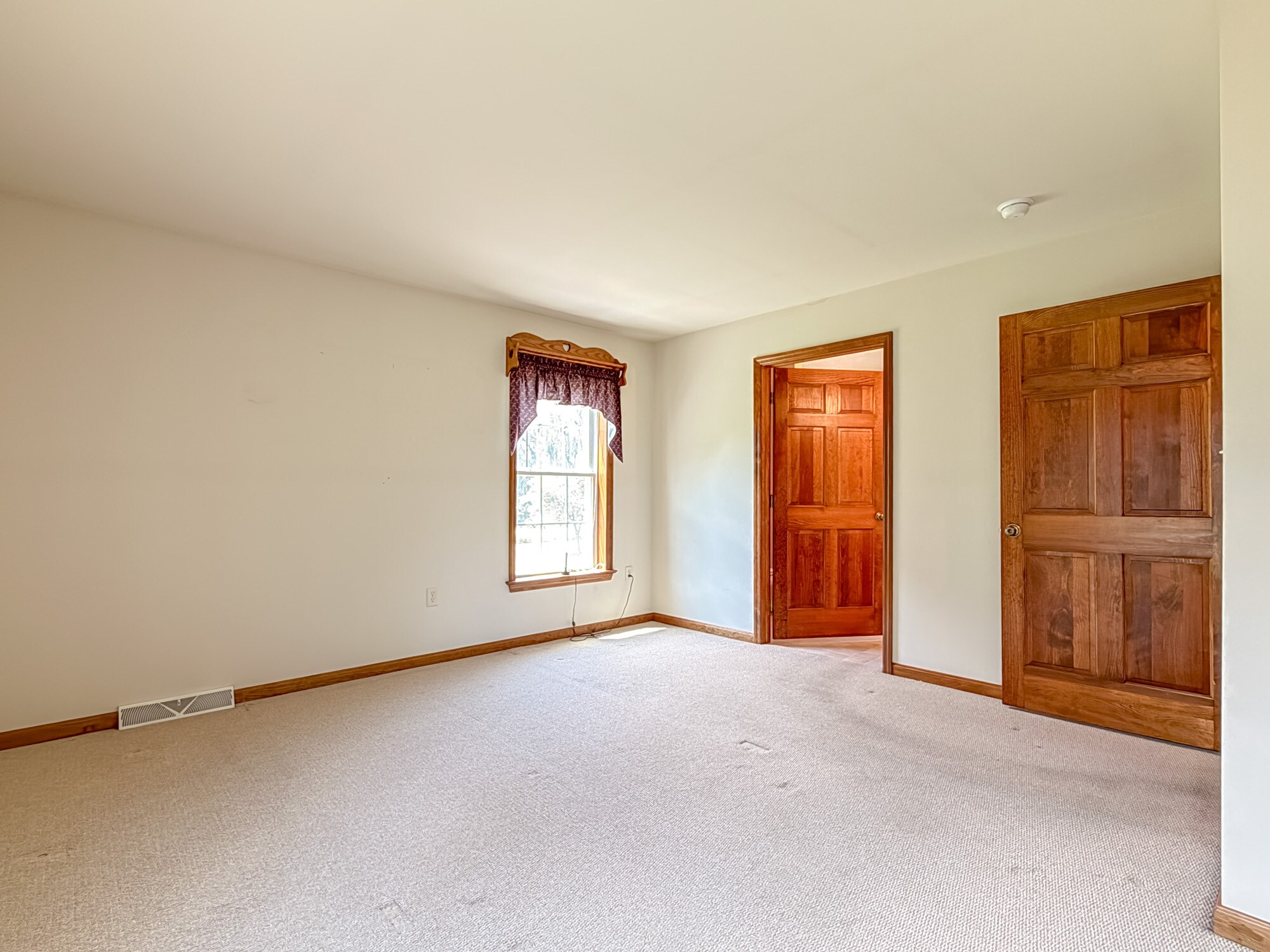 Building Photo - 1387 Sheep Hill Rd
