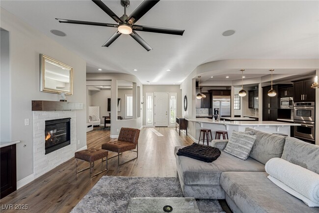 Building Photo - 1426 Foothills Village Dr