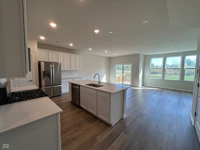 Building Photo - 9755 Behner Dr