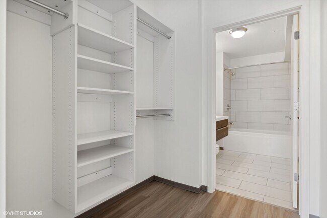 Building Photo - 1920 N Milwaukee Ave