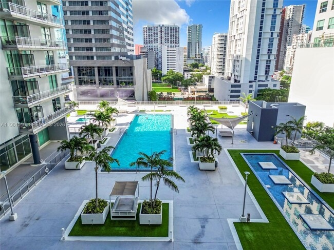 Building Photo - 690 SW 1st Ct