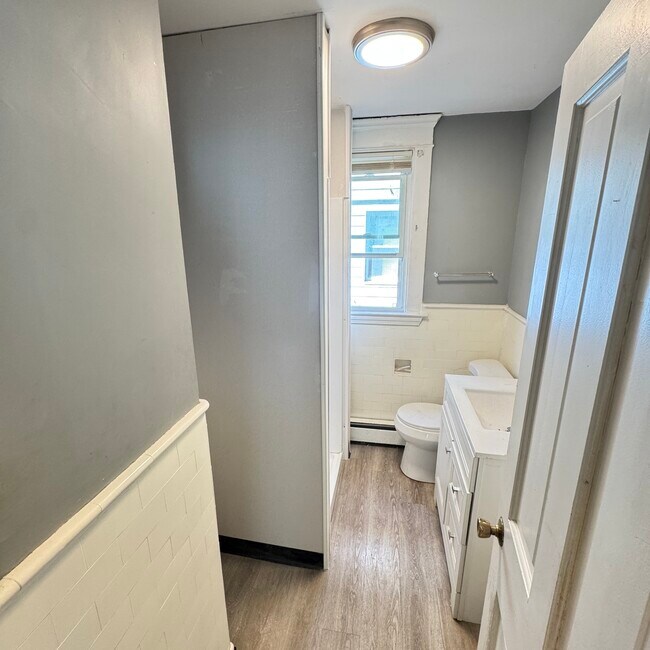 Building Photo - 89 Beacon St