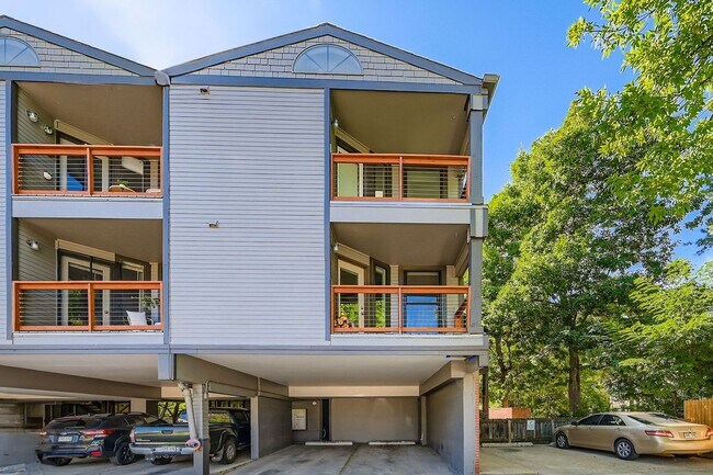 Building Photo - Stylish 1-Bedroom Condo in Prime Location! Available May 2nd!