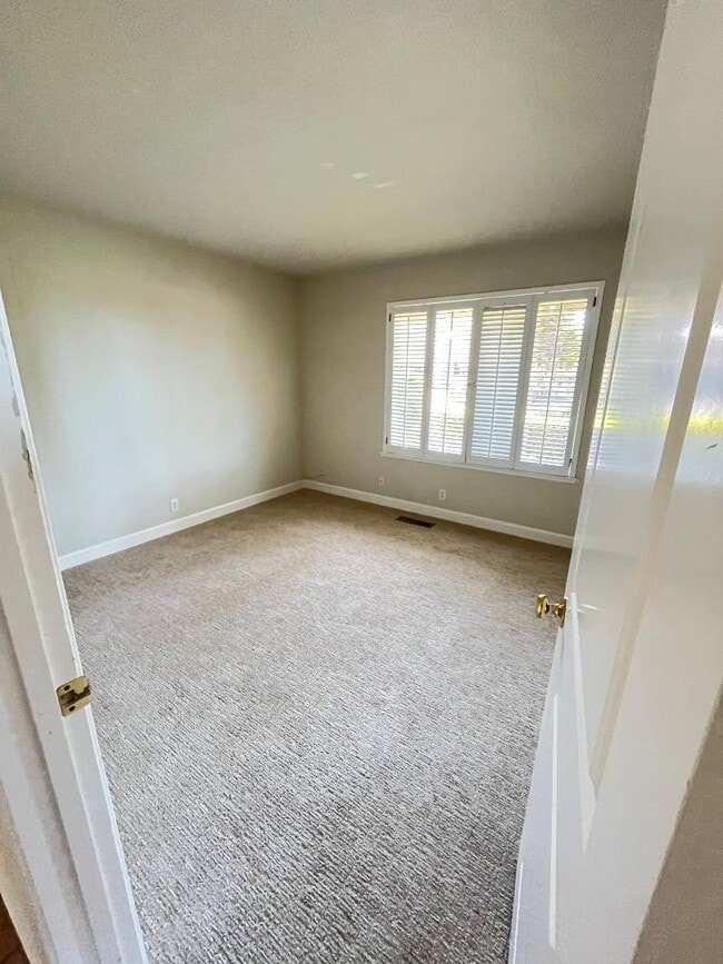 Building Photo - 2066 Touraine Ln
