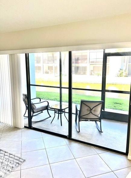 Building Photo - 1605 S US Hwy 1