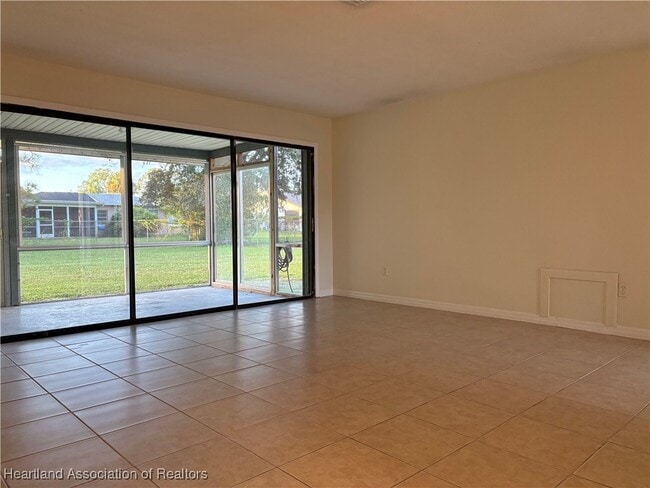 Building Photo - 4817 Vilabella Dr