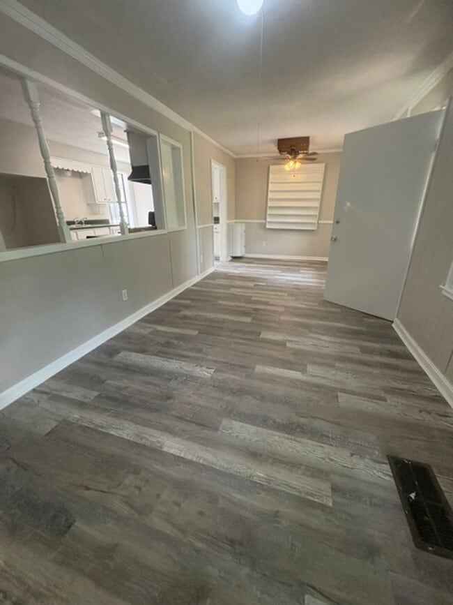 Building Photo - Renovated 3 Bedroom 1.5 Bath Home for Rent!