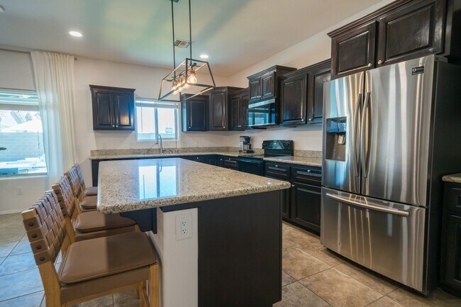 Building Photo - 5951 E 45th Pl