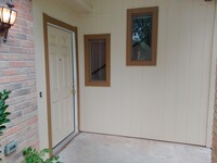 Building Photo - 1128 Royal Crest Dr