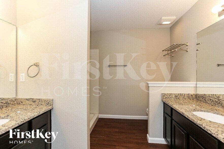 Building Photo - 78295 Saddle Rock Rd