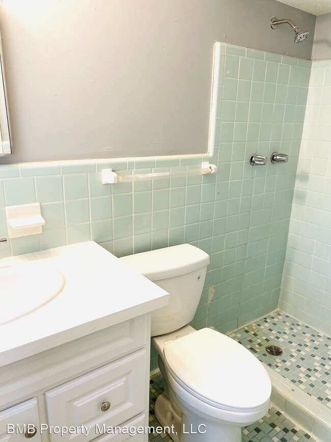 Building Photo - 3 br, 2 bath House - 312 Upton Road