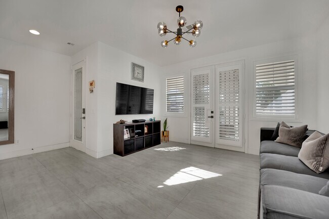 Building Photo - 10336 Early Morning Ave