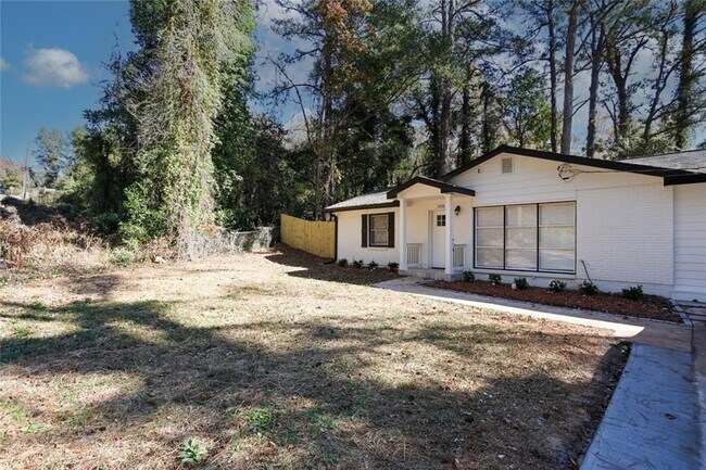 Building Photo - 1508 Peachcrest Rd
