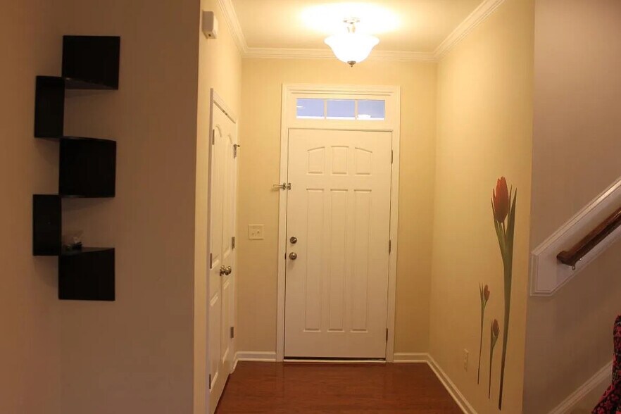 Building Photo - Room in Townhome on Skyros Loop