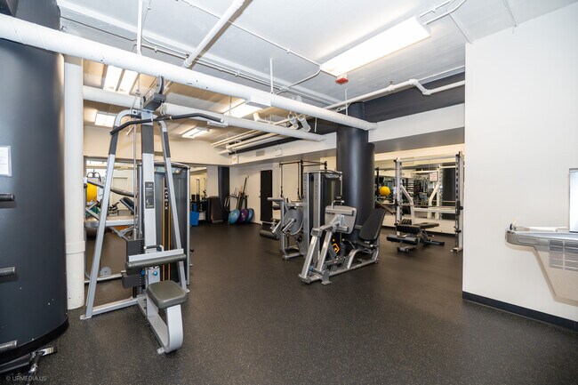 Building Photo - 165 N Canal St