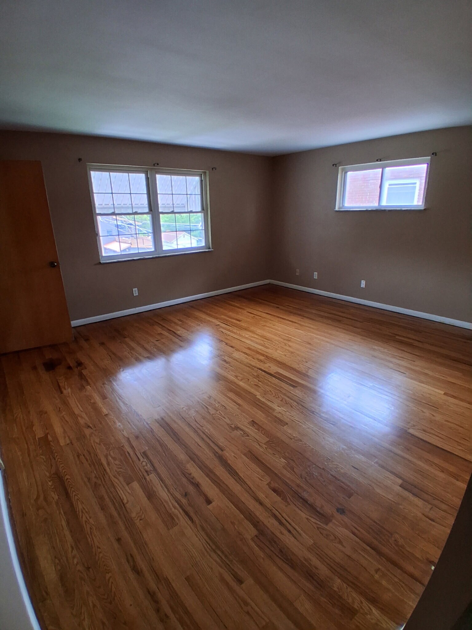 Building Photo - 556 Rosemont Ave