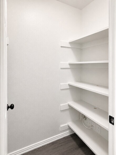 Building Photo - 1501 Toucan Dr