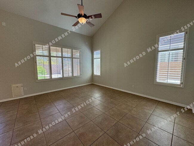 Building Photo - Beautiful 4-Bedroom, 3-Bath Home in Phoeni...