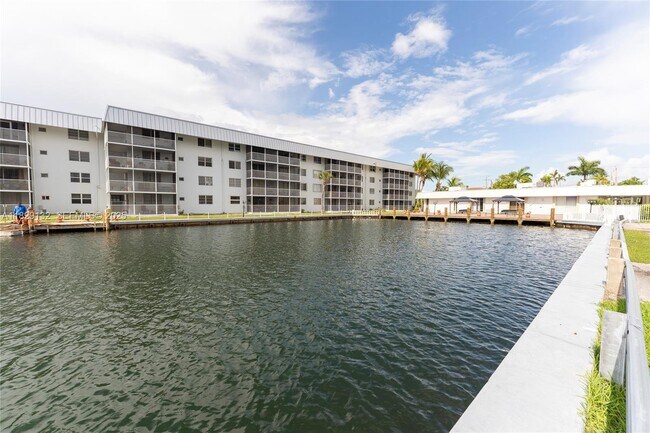 Building Photo - 3551 NE 169th St