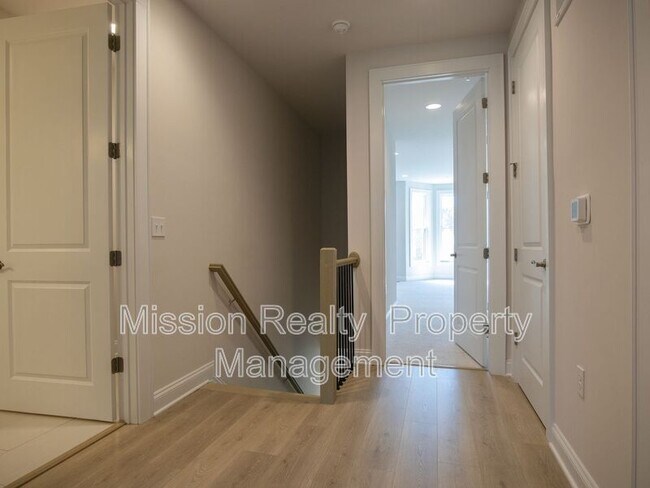 Building Photo - 1724 Old Brick Rd