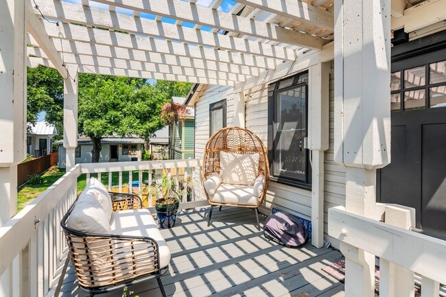 Building Photo - Home for Rent