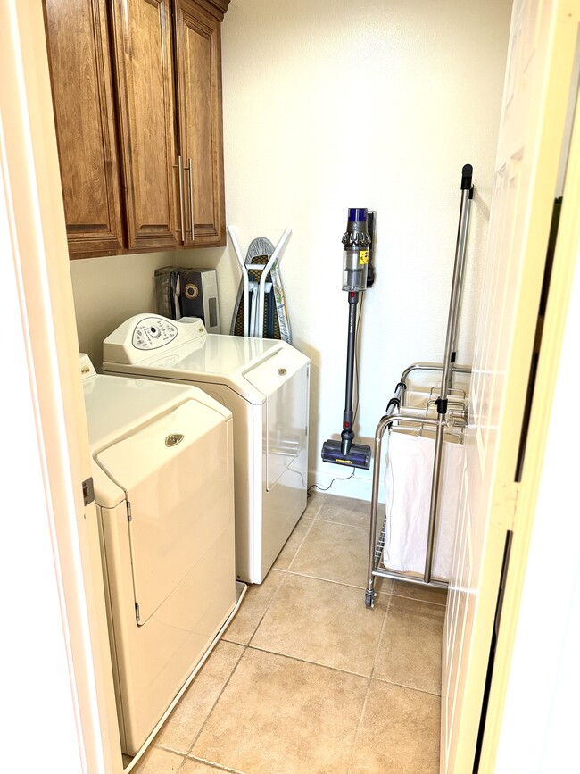 Laundry Room - 83 E Agate Ave