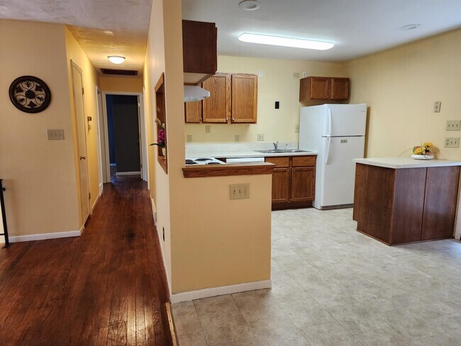 Building Photo - 9225 Carol Ann Dr