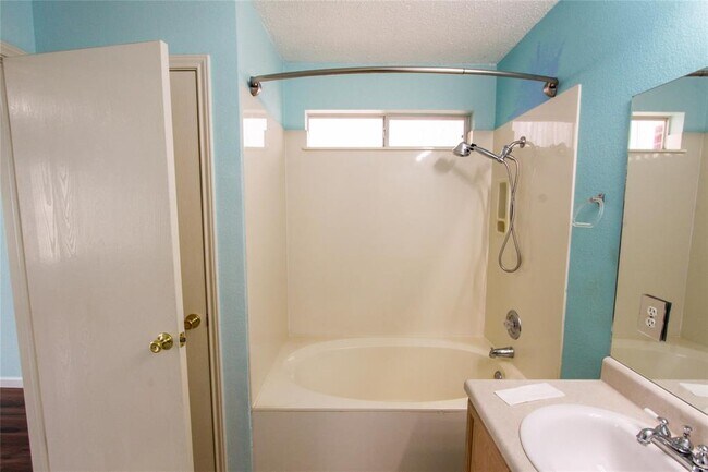 Building Photo - 9705 Dalewood Dr