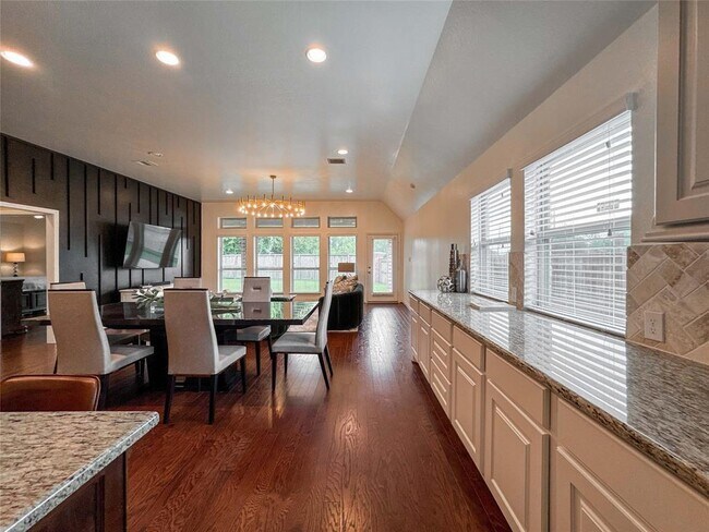 Building Photo - 10702 Longpoint Path