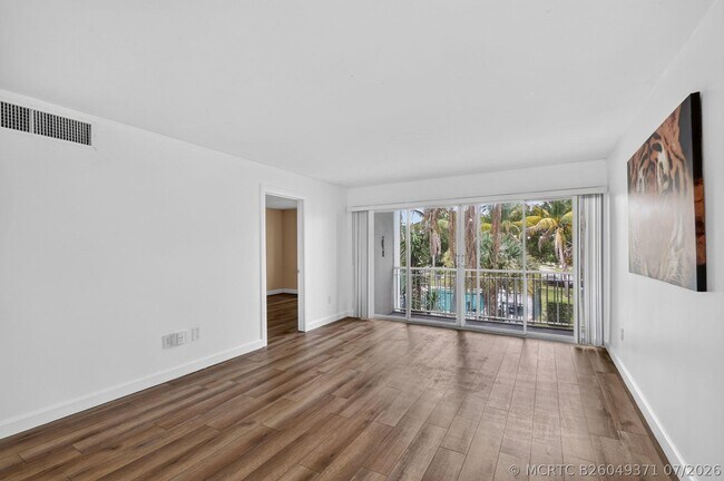 Building Photo - 1505 Crescent Cir