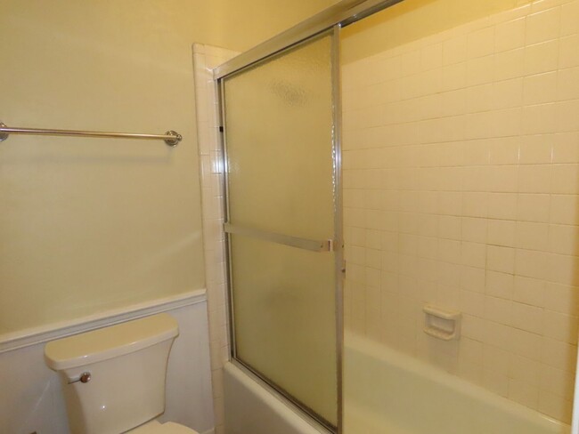 Building Photo - South Tyler! Spacious 3 Bedroom, 2 Bath