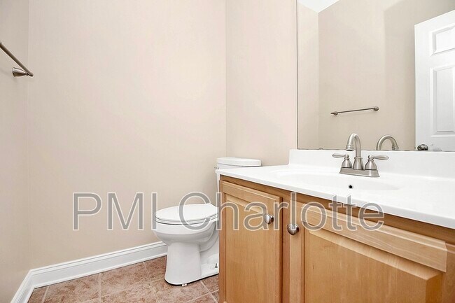 Building Photo - 14308 Harvington Dr