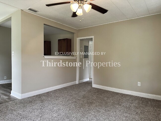 Building Photo - 927 SARANAC ST, JACKSONVILLE, FL 32254