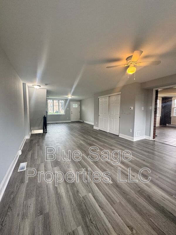 Building Photo - 398 Westmont Dr