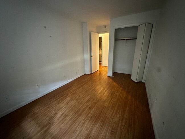Building Photo - 1209 University Terrace