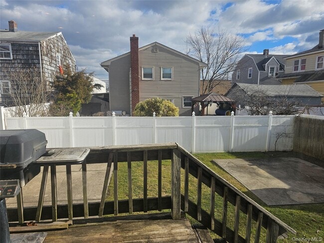 Building Photo - 14 Alameda St