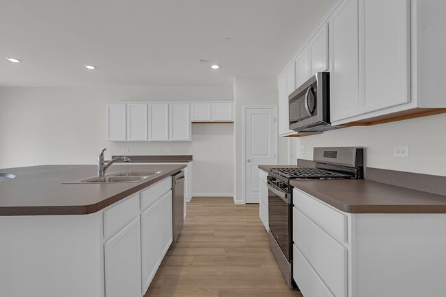 Building Photo - 5918 Hawkweed Dr