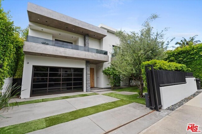 Building Photo - 853 N Kilkea Dr